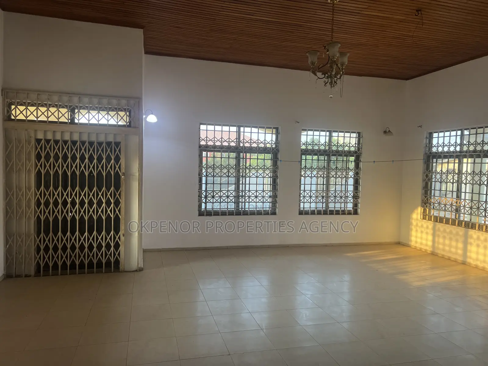 4bdrm House in Tema Community25 for sale