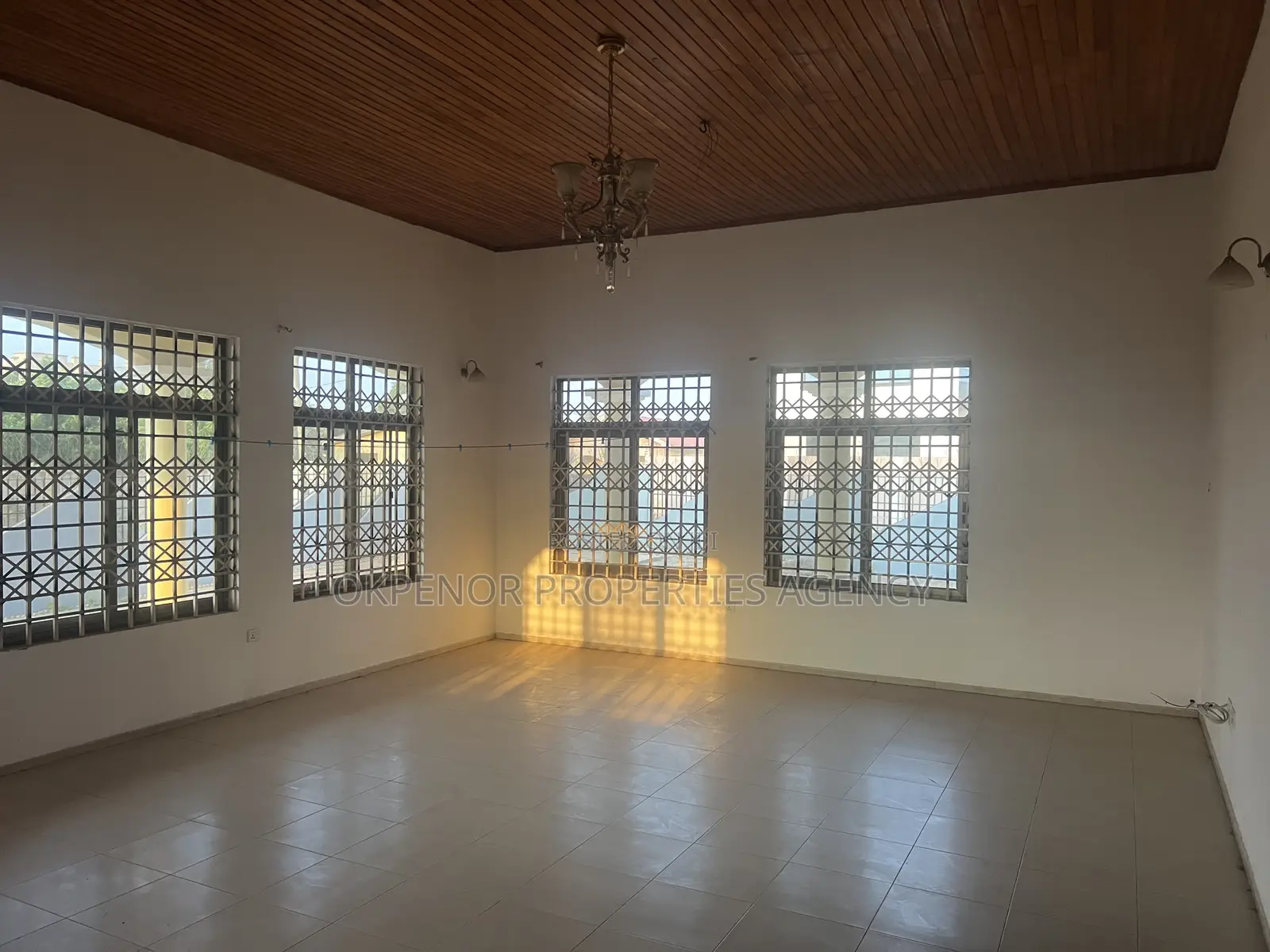 4bdrm House in Tema Community25 for sale