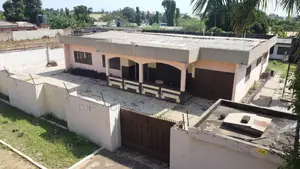 5bdrm House in Accra for sale