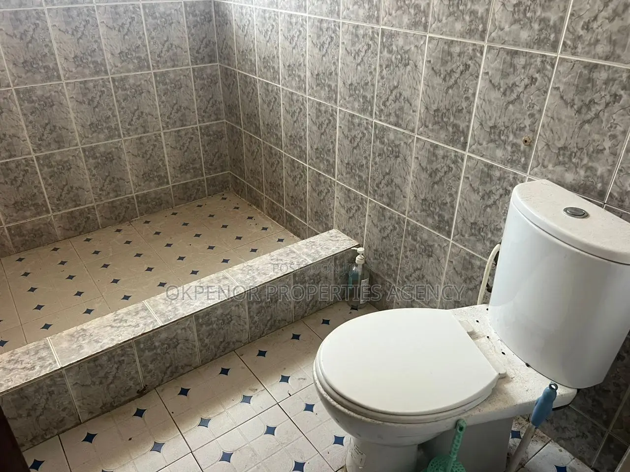 5bdrm House in Accra for sale