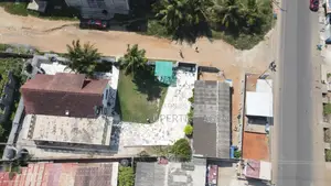 4bdrm House in Nungua Beach, Accra Metropolitan for sale