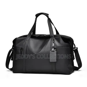Large Capacity Unisex Duffle Bag With a Smooth Exterior and a Straps
