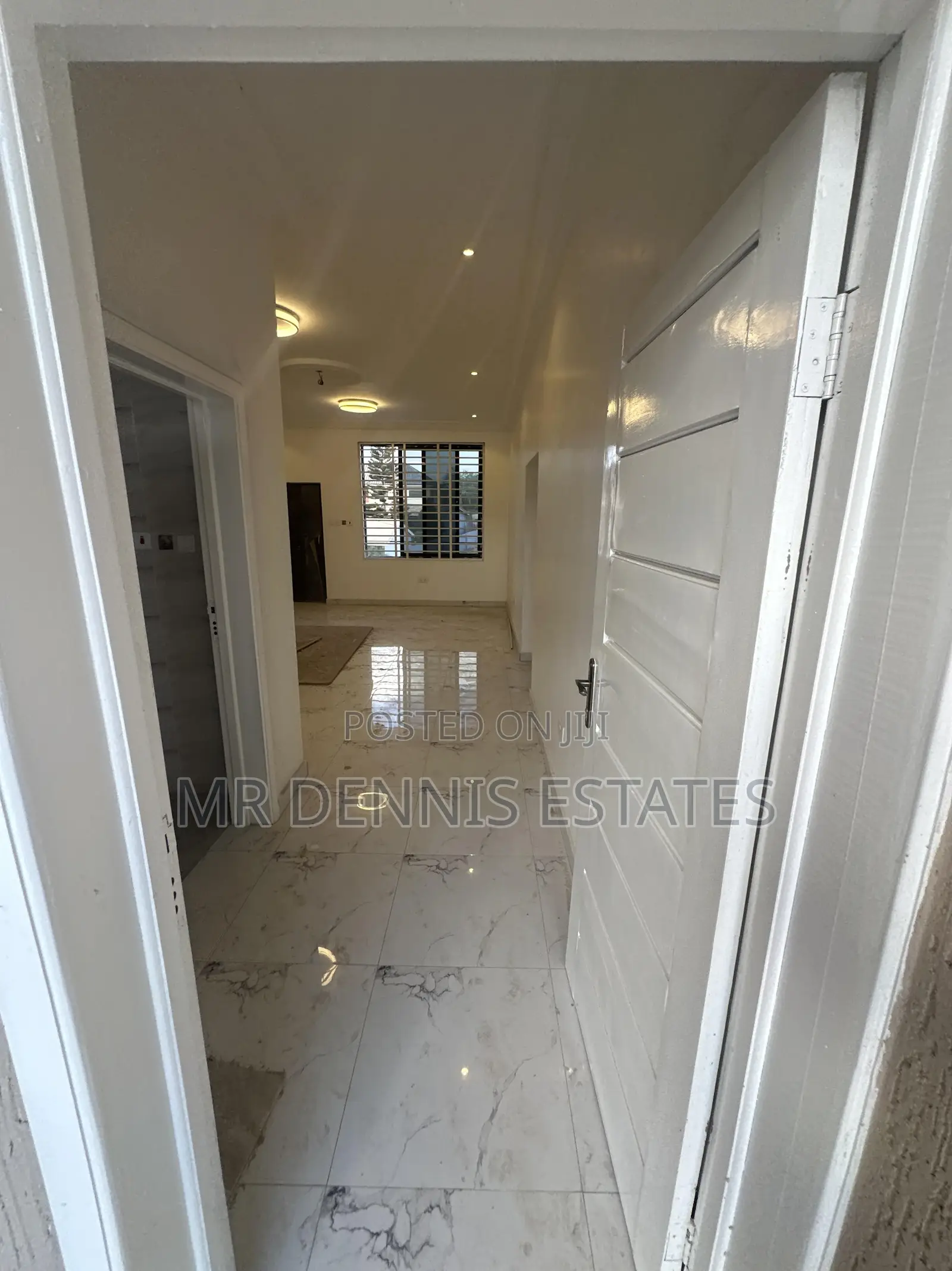 2bdrm Apartment in Westhills Mall for rent