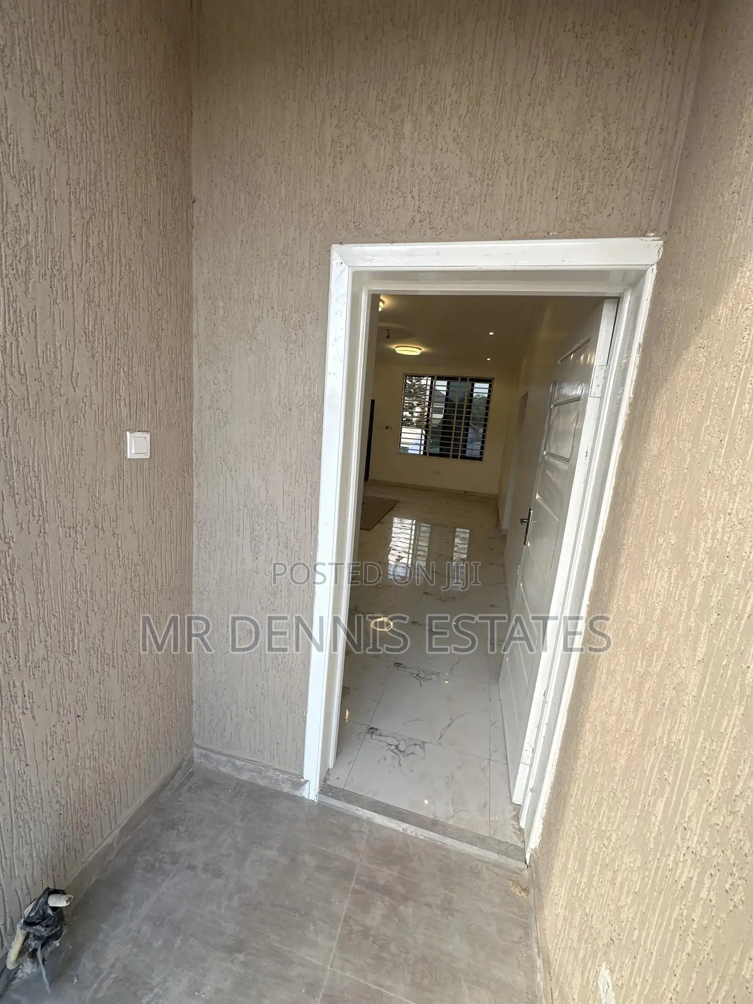 2bdrm Apartment in Westhills Mall for rent