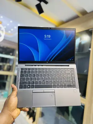 Laptop HP ZBook Firefly G8 16GB Intel Core i5 SSD 256GB