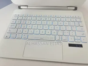 iPad 11th A16 And Apple iPad 10th Generation Magic Keyboard (White)