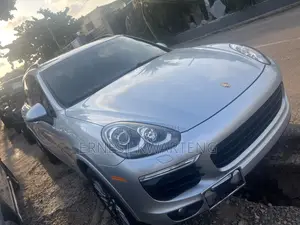 Porsche Cayenne S AWD 2018 Gray