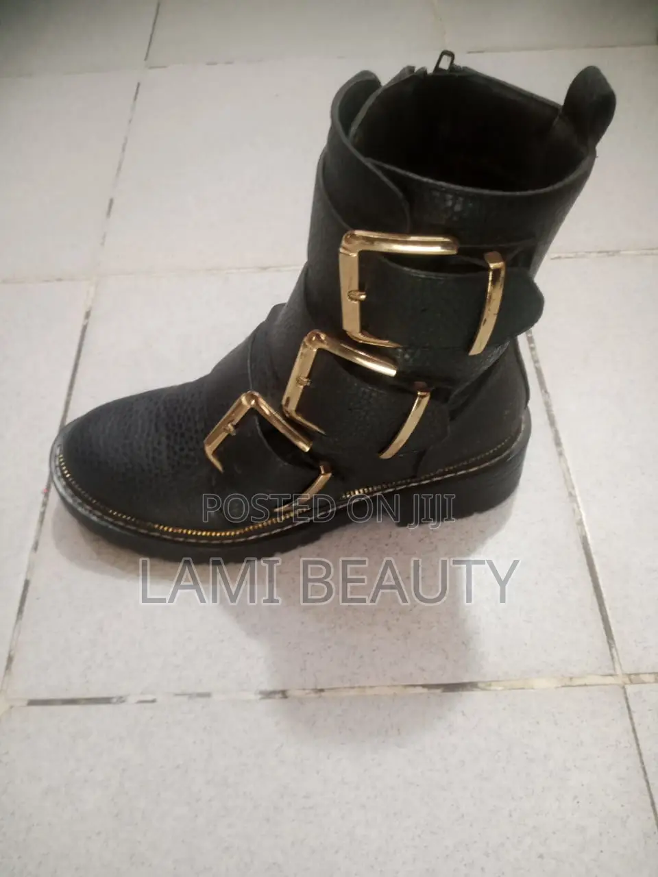 Black Short Boat