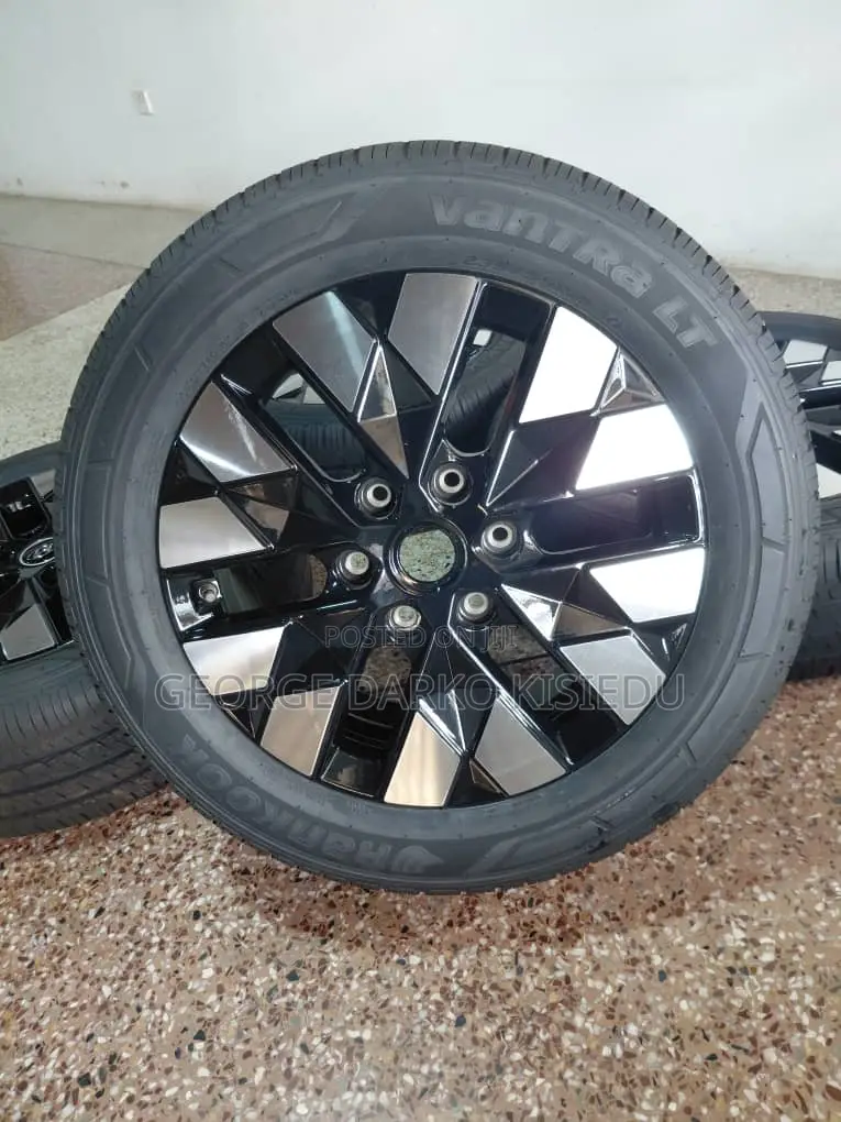 Brand New Hankook Tyre(235/55/R18) and Hyundai Rim 18 Set(6holes)