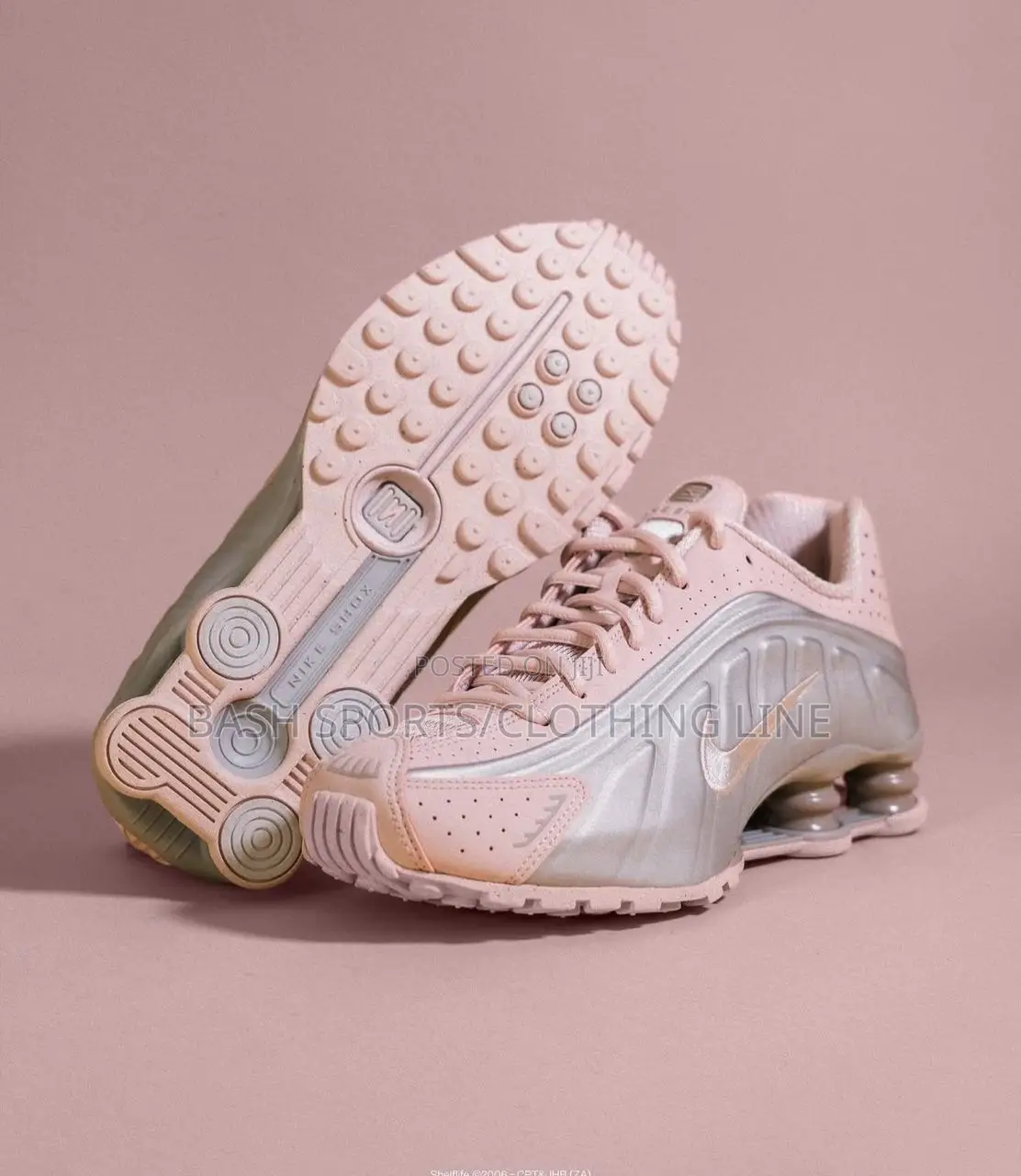 Nike Shox R4