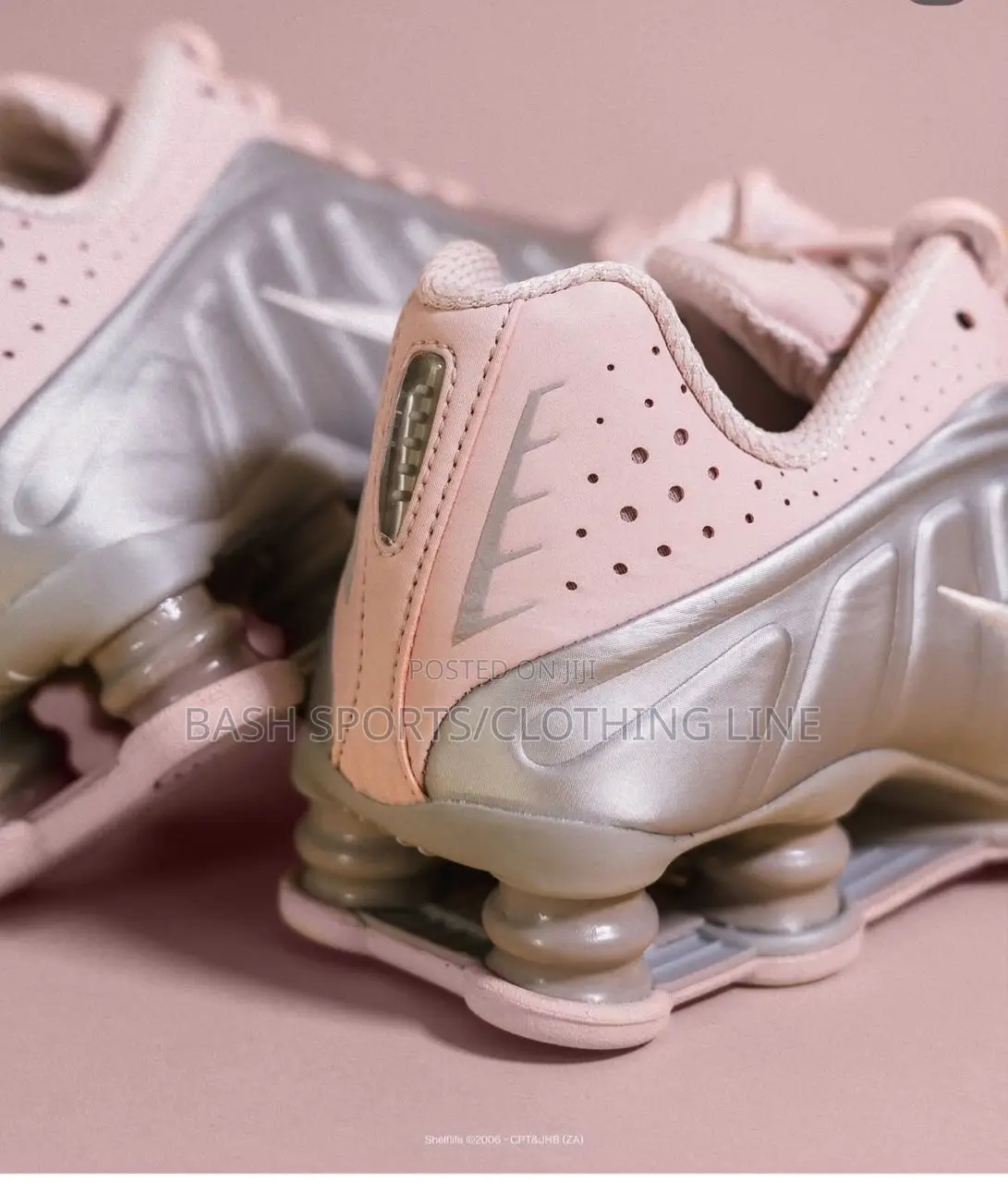 Nike Shox R4