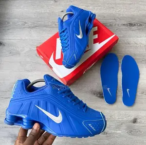 Nike Shox R4