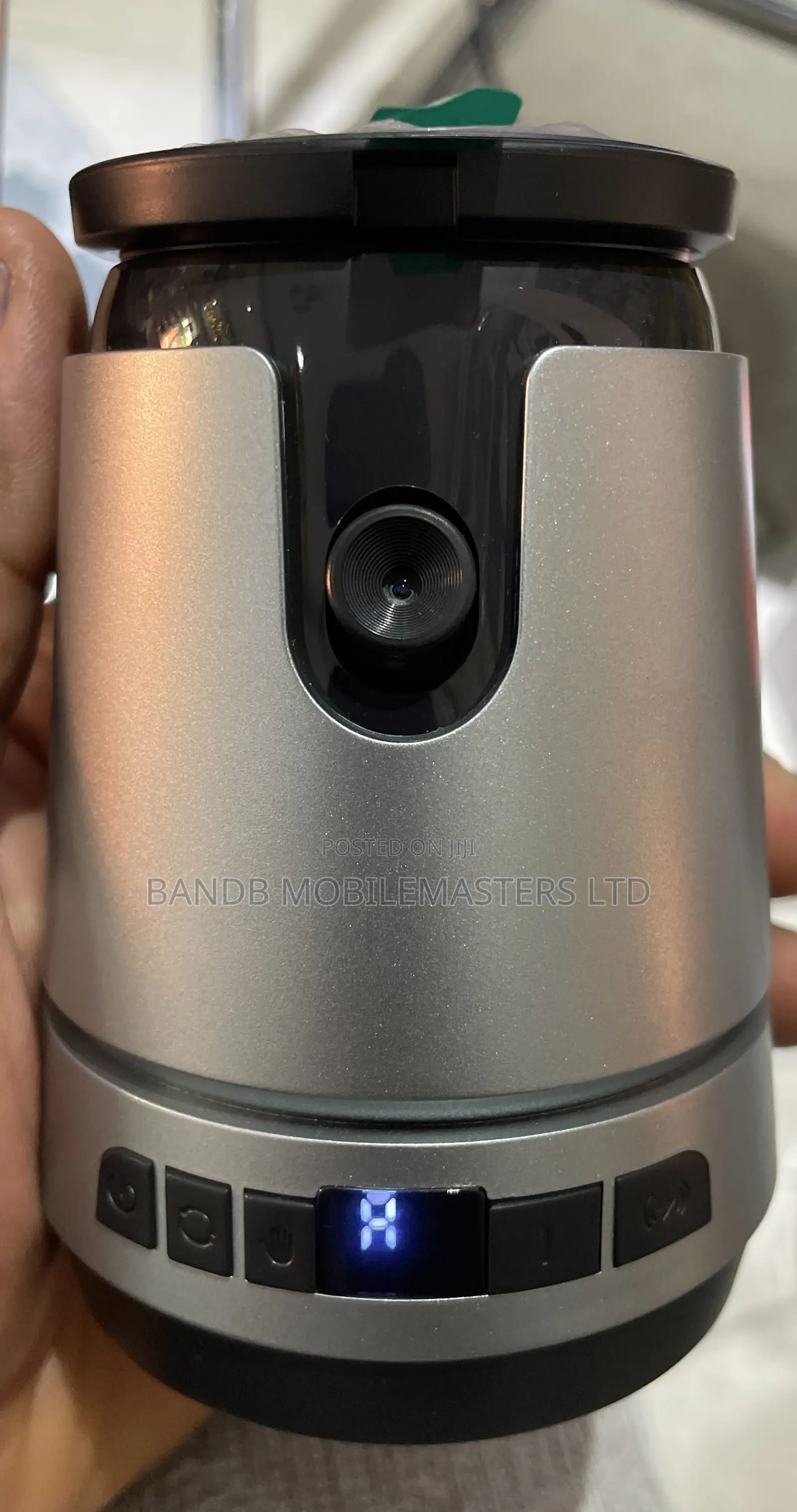 Magnetic Charging Facial Tracking