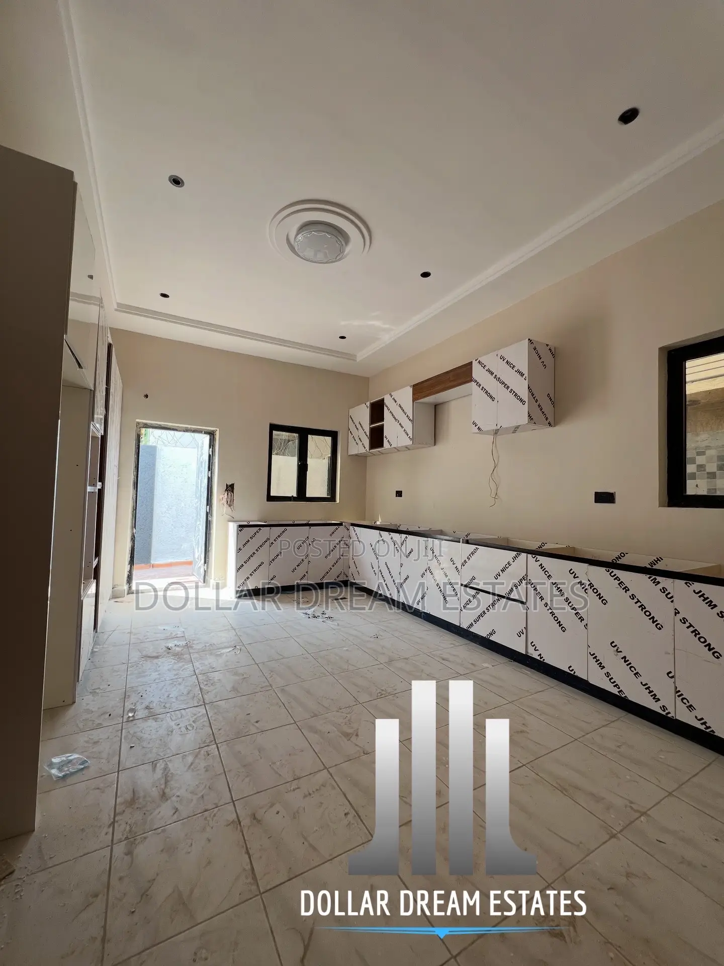 5bdrm House in Adenta for sale