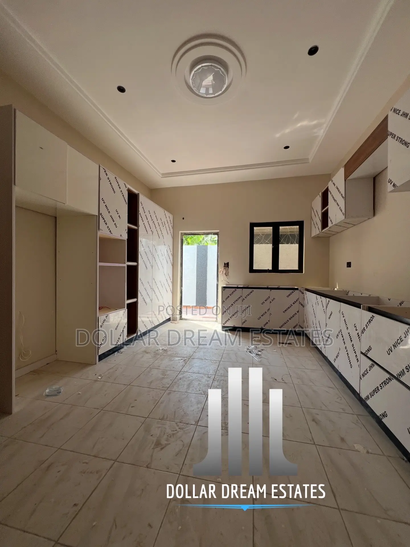 5bdrm House in Adenta for sale