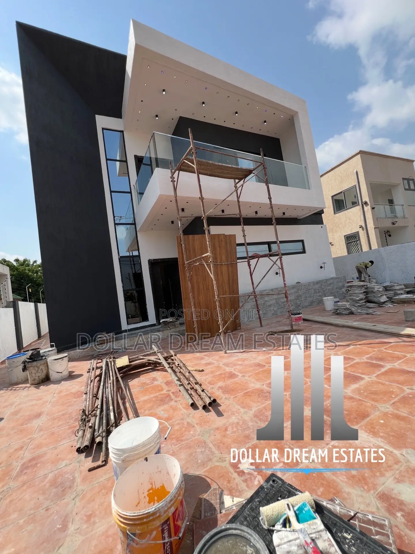 5bdrm House in Adenta for sale