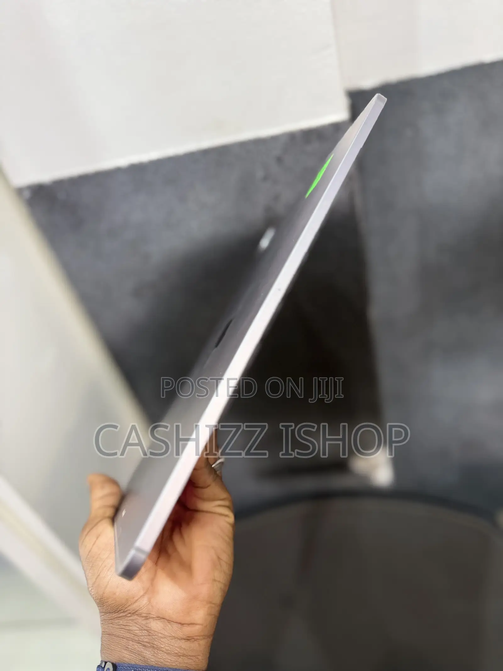 Apple iPad Pro 12.9 (2022) 1 TB Gray