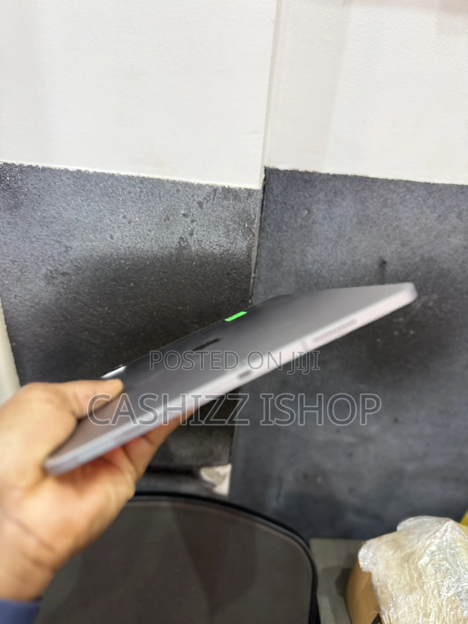 Apple iPad Pro 12.9 (2022) 1 TB Gray