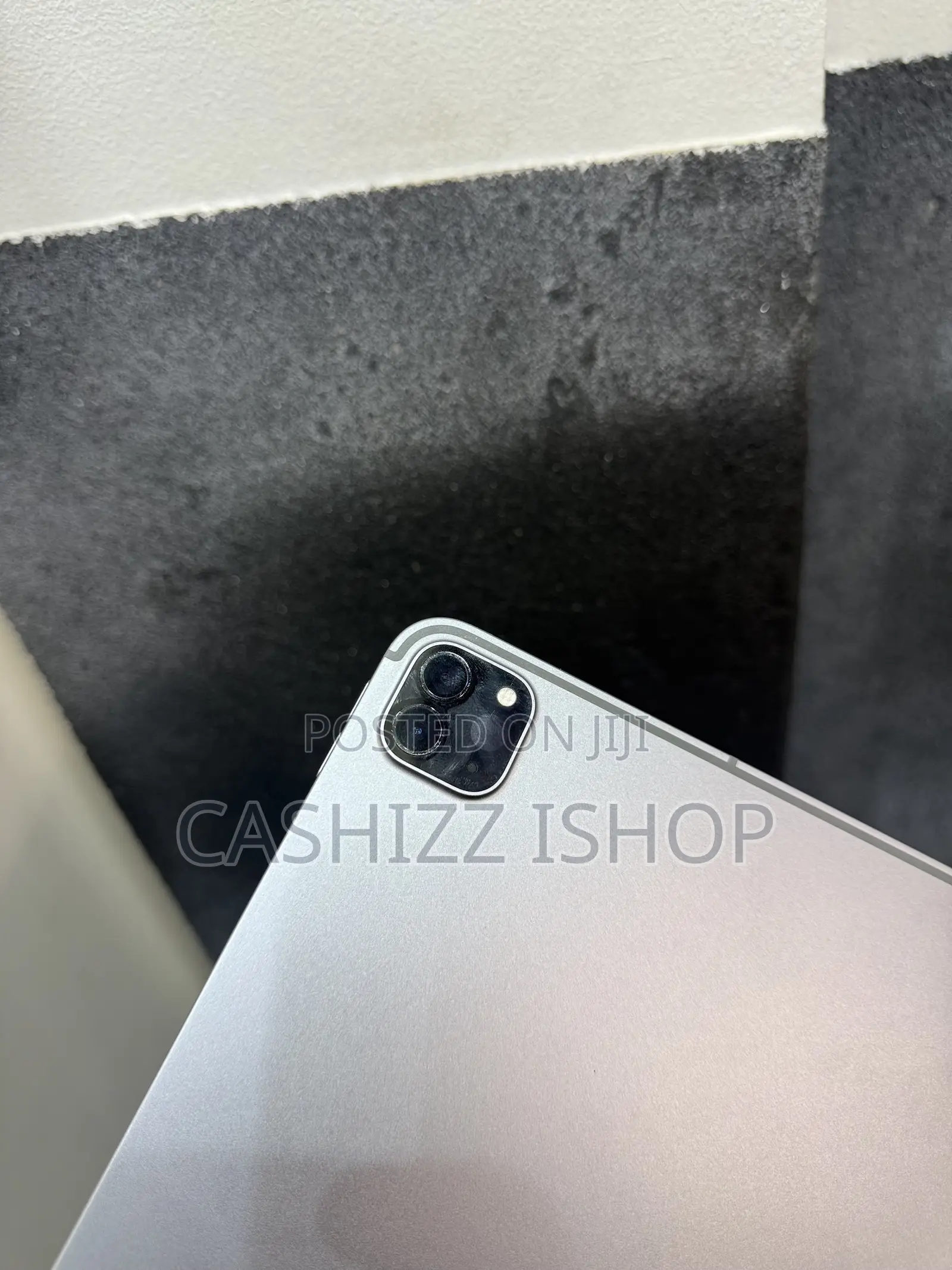 Apple iPad Pro 12.9 (2022) 1 TB Gray