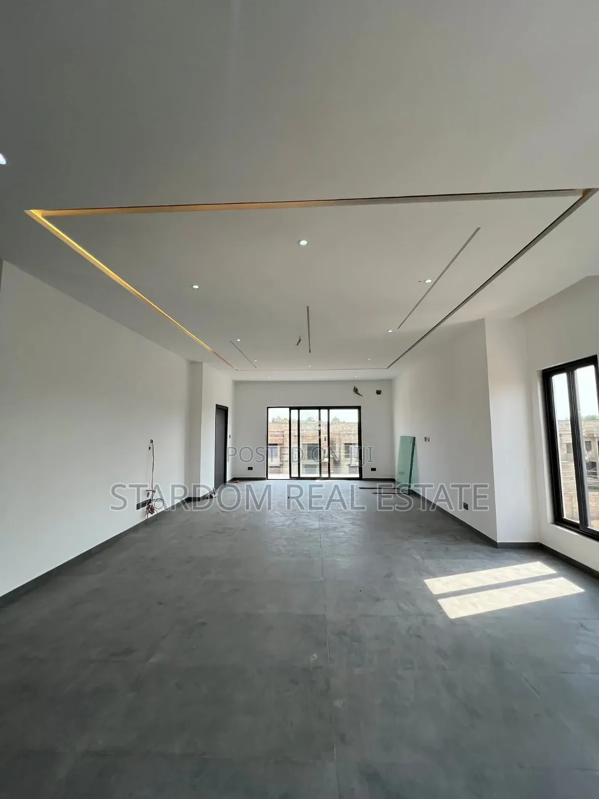 4bdrm Duplex in Adjiringanor, East Legon for sale