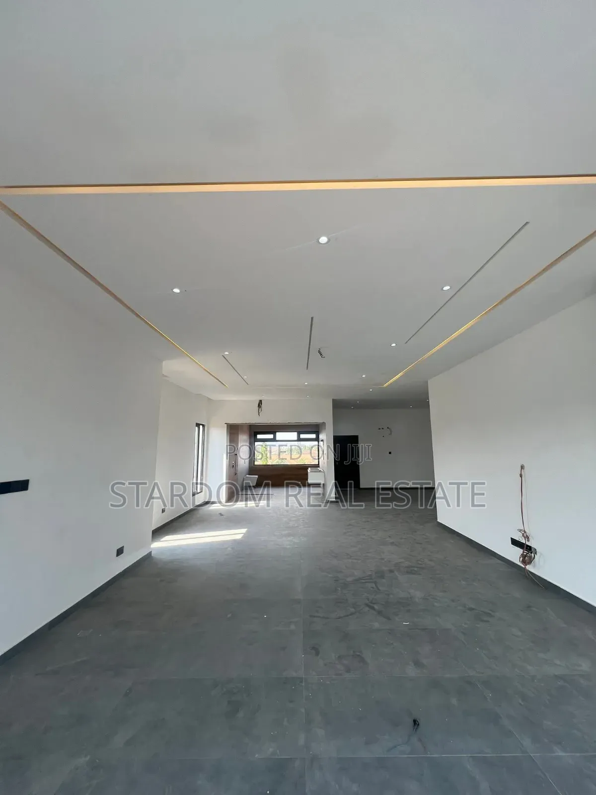 4bdrm Duplex in Adjiringanor, East Legon for sale