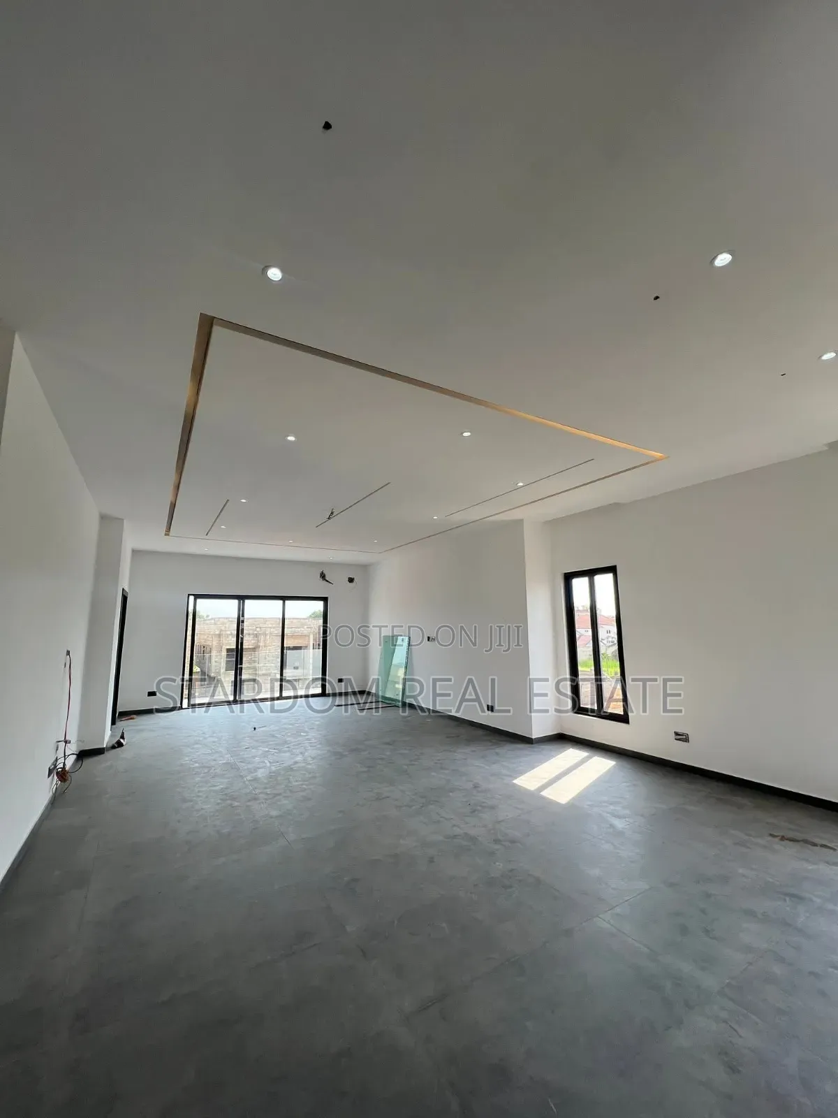 4bdrm Duplex in Adjiringanor, East Legon for sale