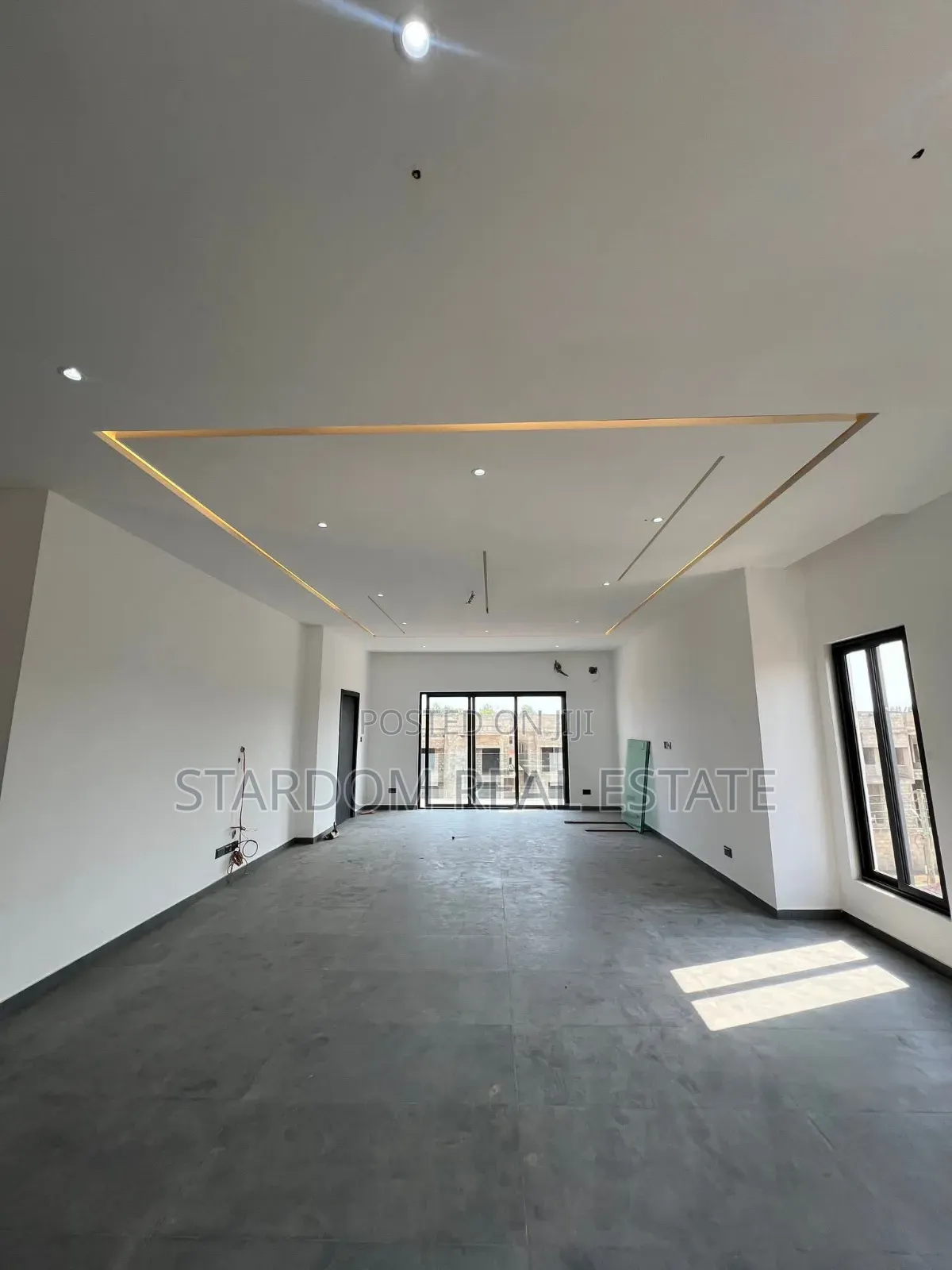 4bdrm Duplex in Adjiringanor, East Legon for sale