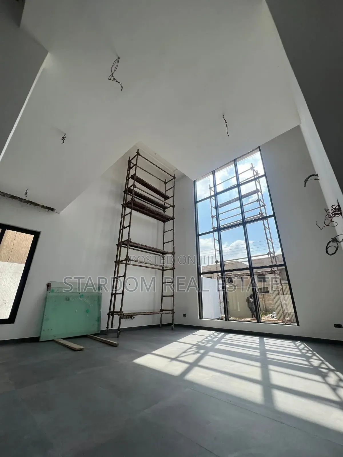 4bdrm Duplex in Adjiringanor, East Legon for sale