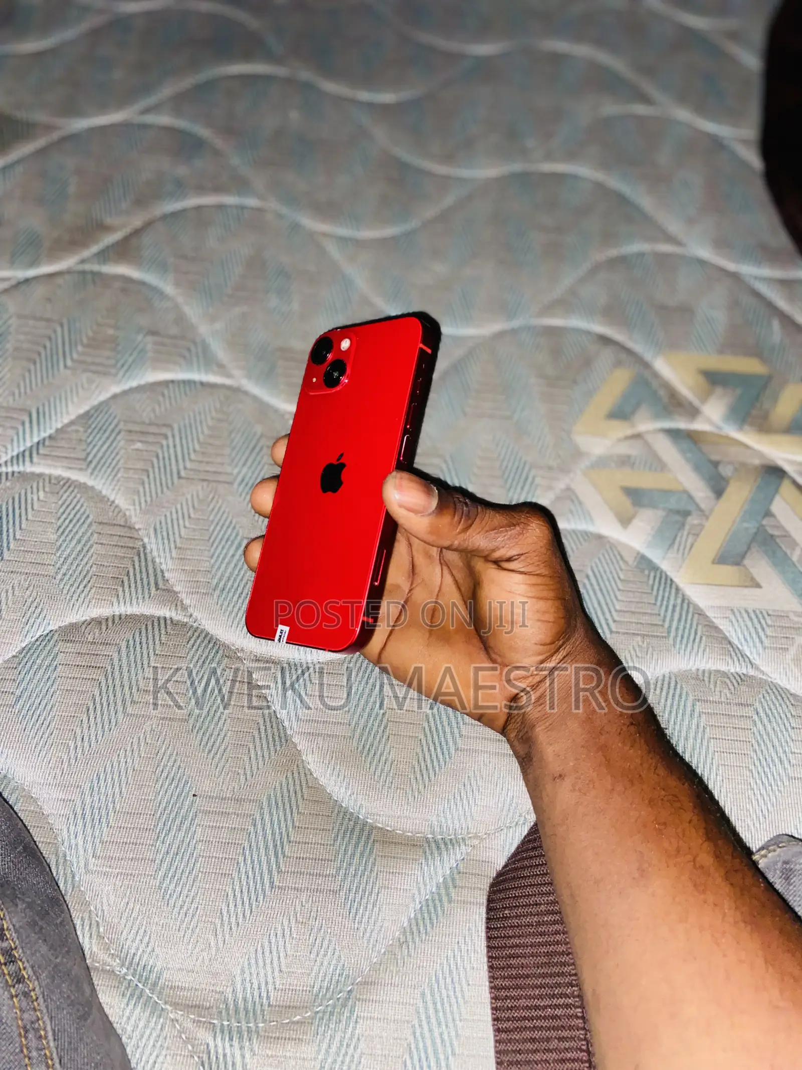 Apple iPhone 13 128 GB Red