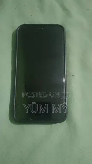 Apple iPhone 11 64 GB Black