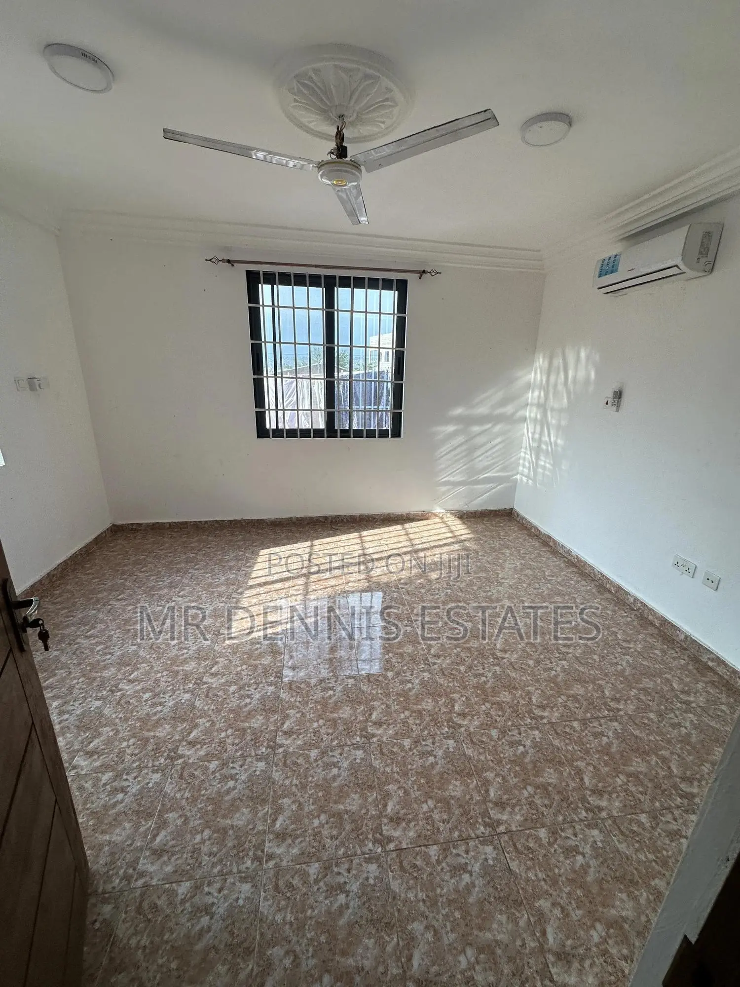 2bdrm Apartment in Westhills Mall for rent