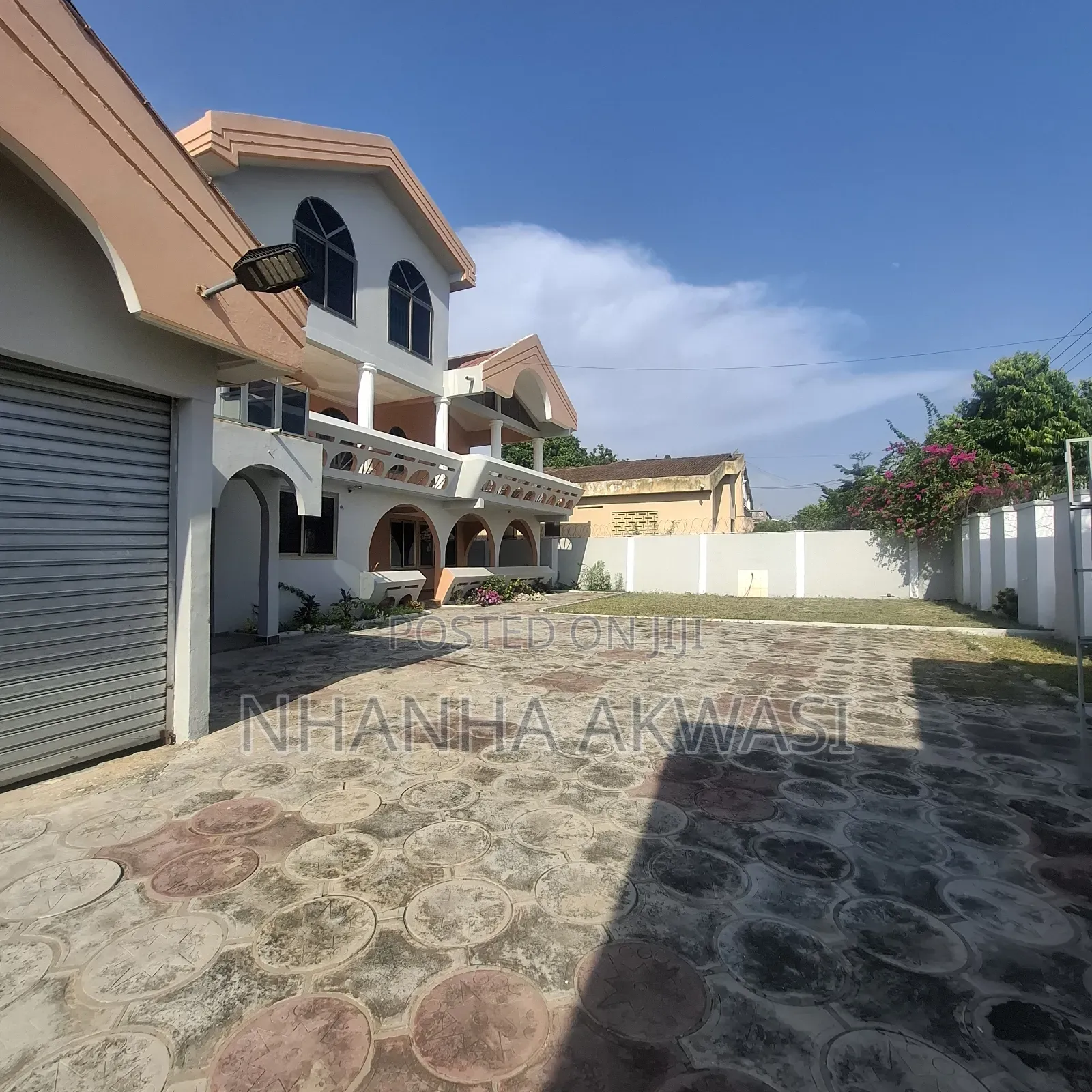 6bdrm House in Community 12, Tema Metropolitan for rent