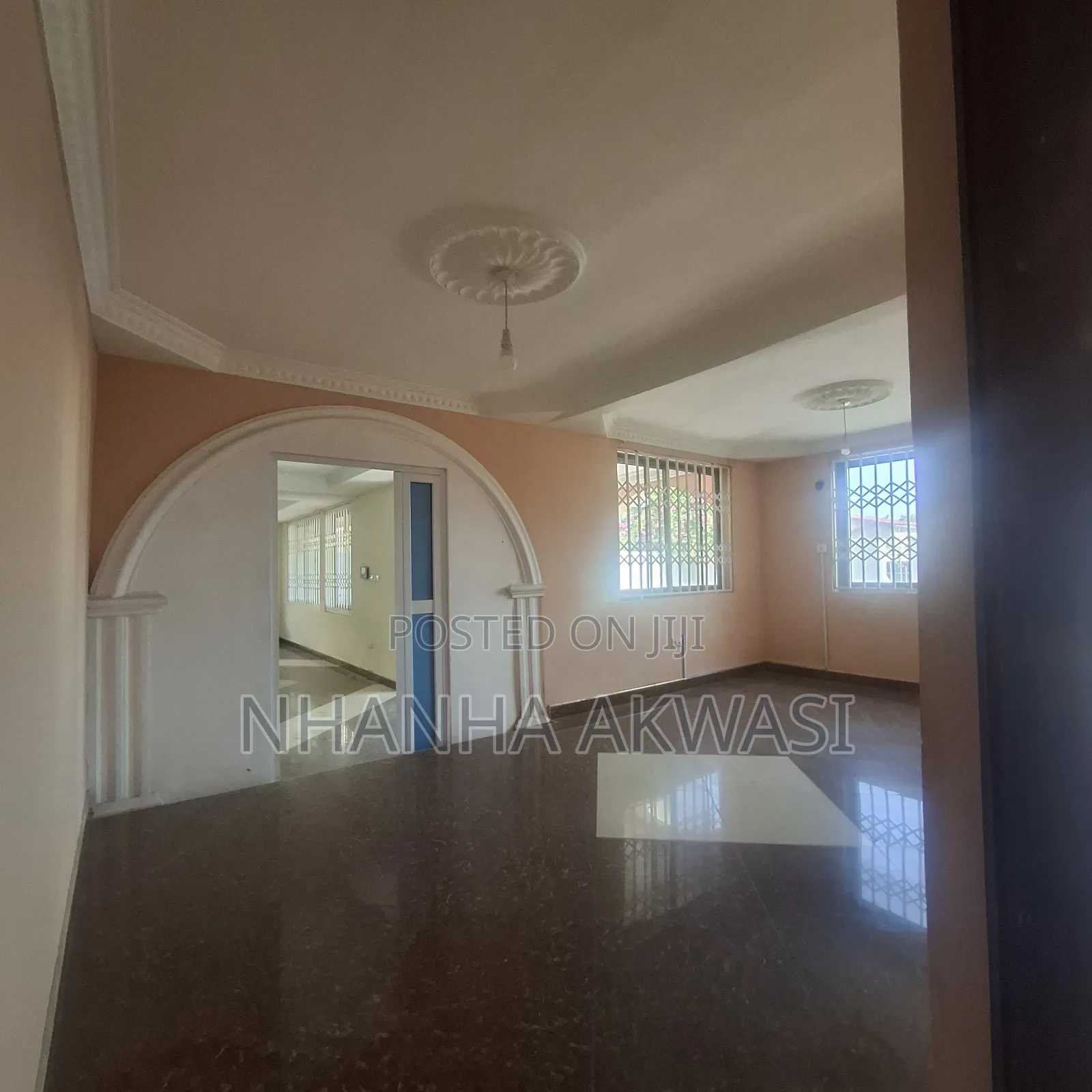 6bdrm House in Community 12, Tema Metropolitan for rent