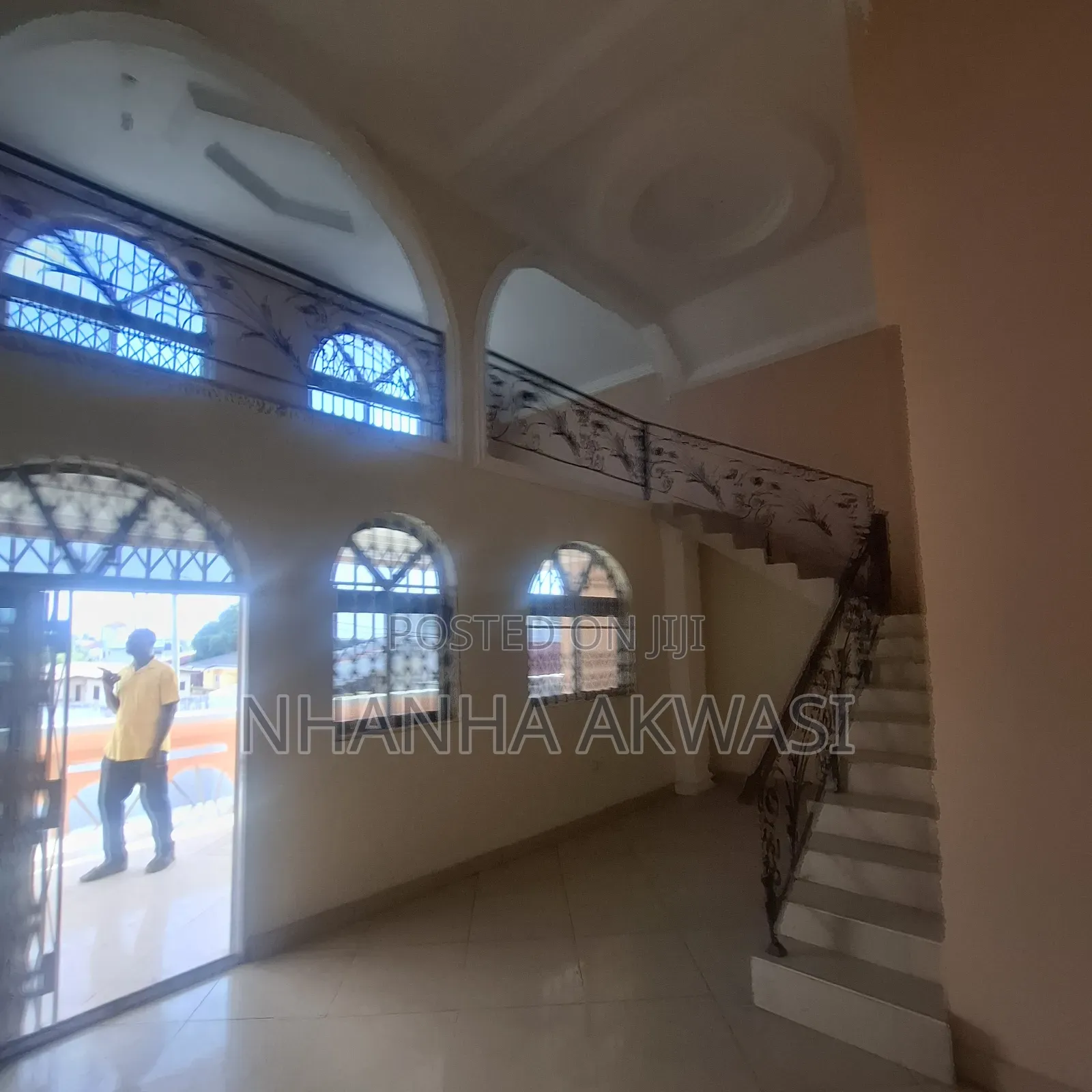 6bdrm House in Community 12, Tema Metropolitan for rent