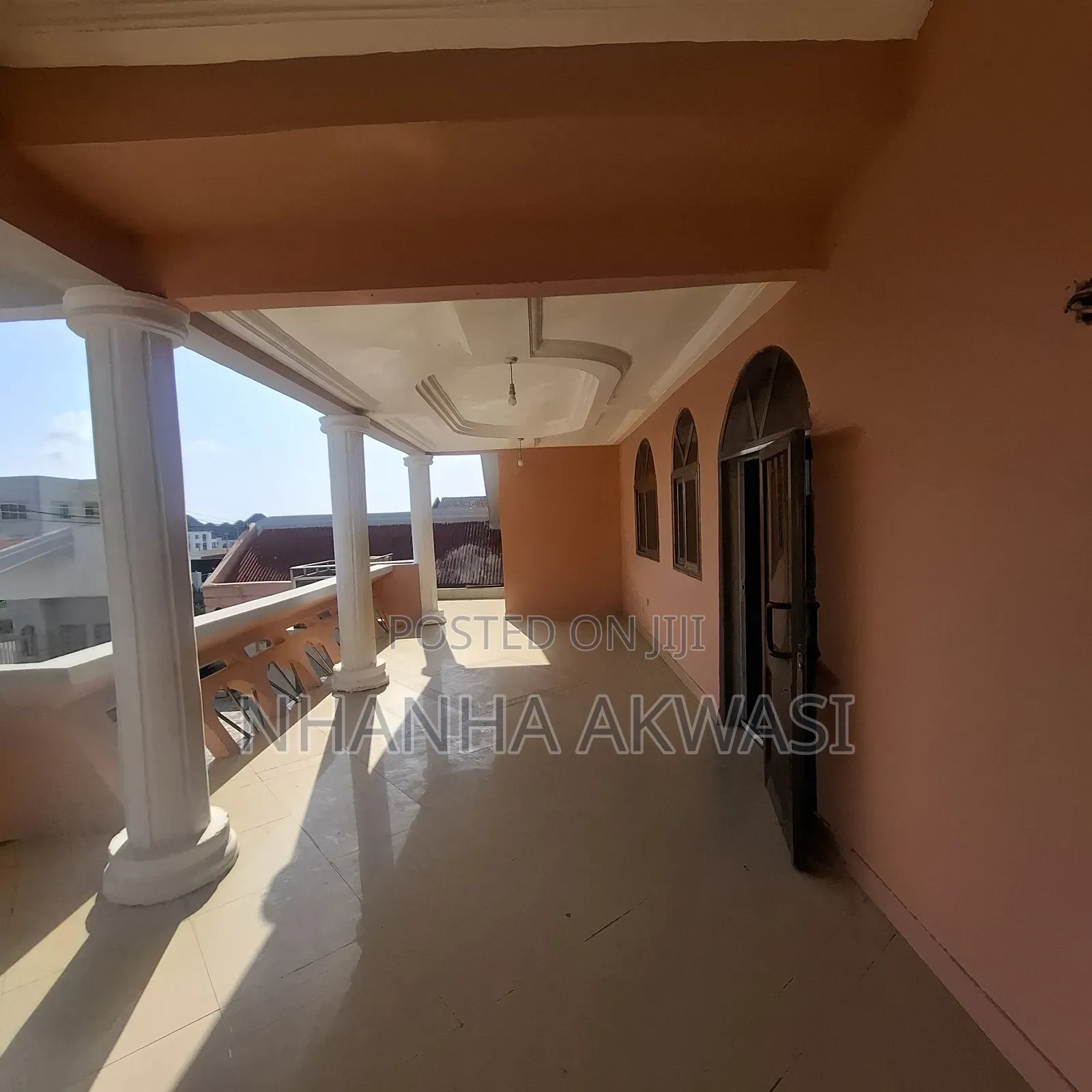 6bdrm House in Community 12, Tema Metropolitan for rent