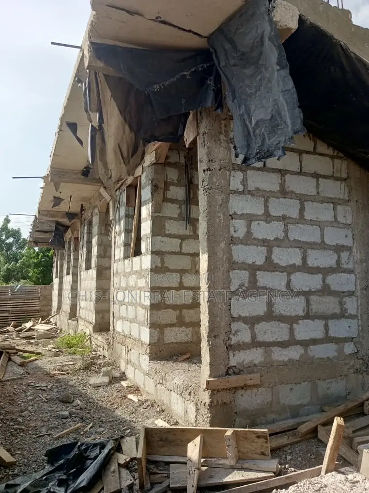 6bdrm Block of Flats in Kasoa Milliunm City for sale