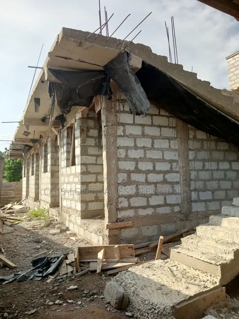 6bdrm Block of Flats in Kasoa Milliunm City for sale