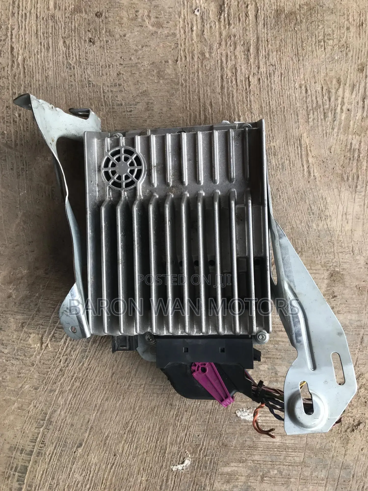 W204 Sound Booster (Amplifier)Available