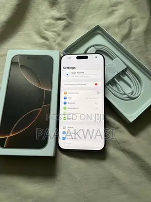 New Apple iPhone 16 Pro Max 256 GB Gold