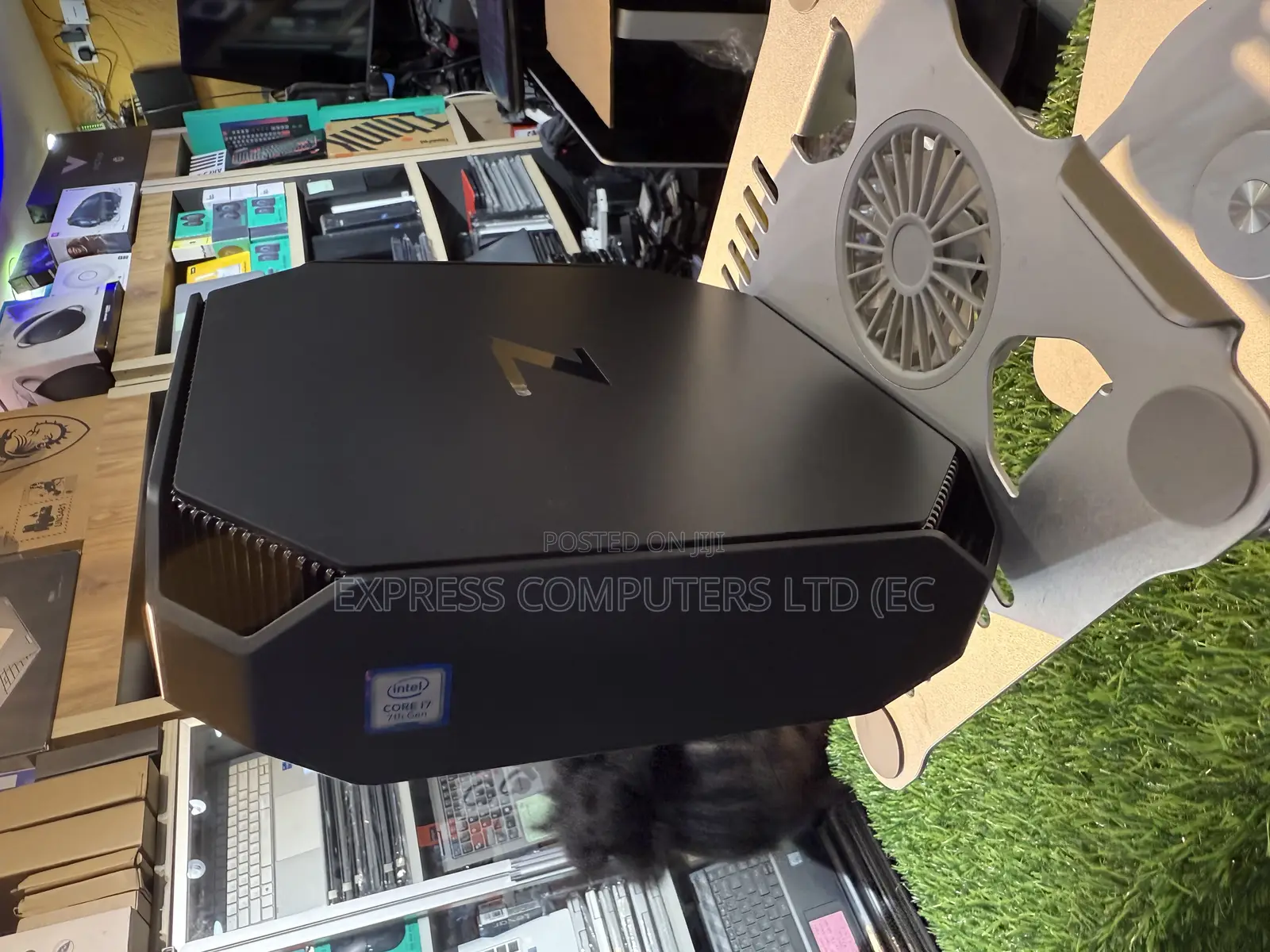 Desktop Computer HP Z2 G4 Mini 24GB Intel Core i7 SSHD (Hybrid) 512GB