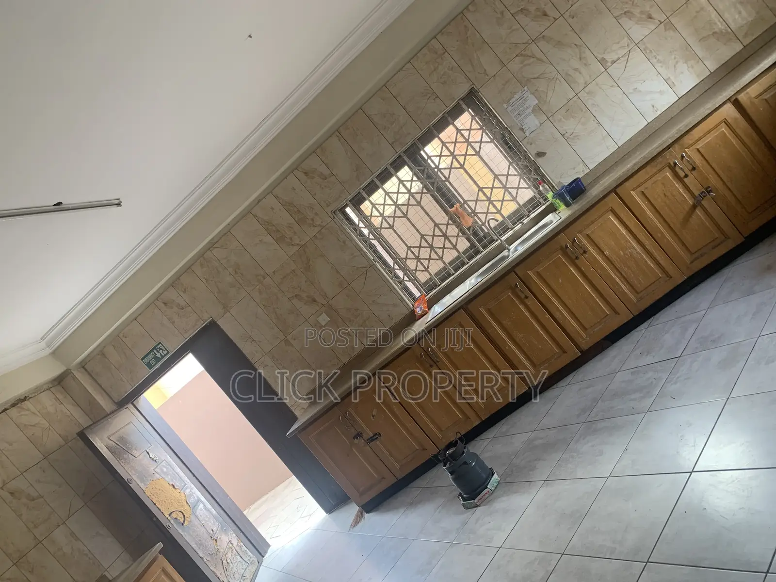 1bdrm Apartment in Click Property, UPSA Area for rent