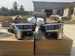 Toyota Tundra 2022-2025 Headlights Pair