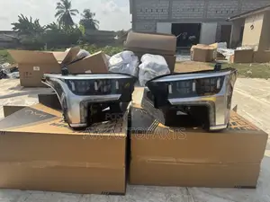 Toyota Tundra 2022-2025 Headlights Pair