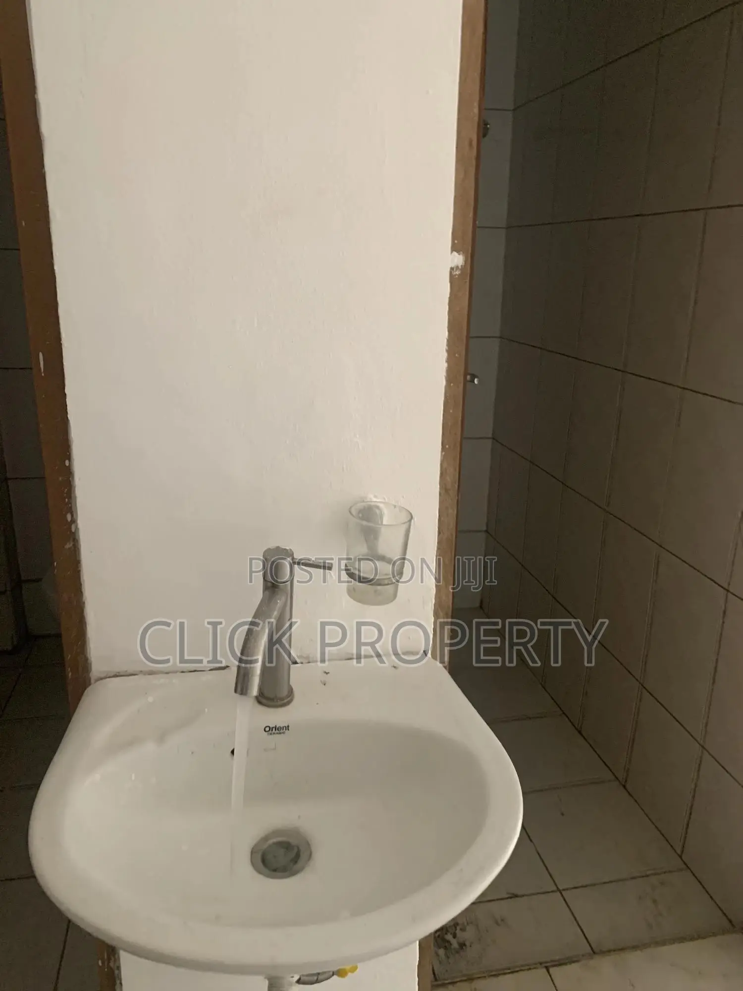 1bdrm Apartment in Click Property, UPSA Area for rent
