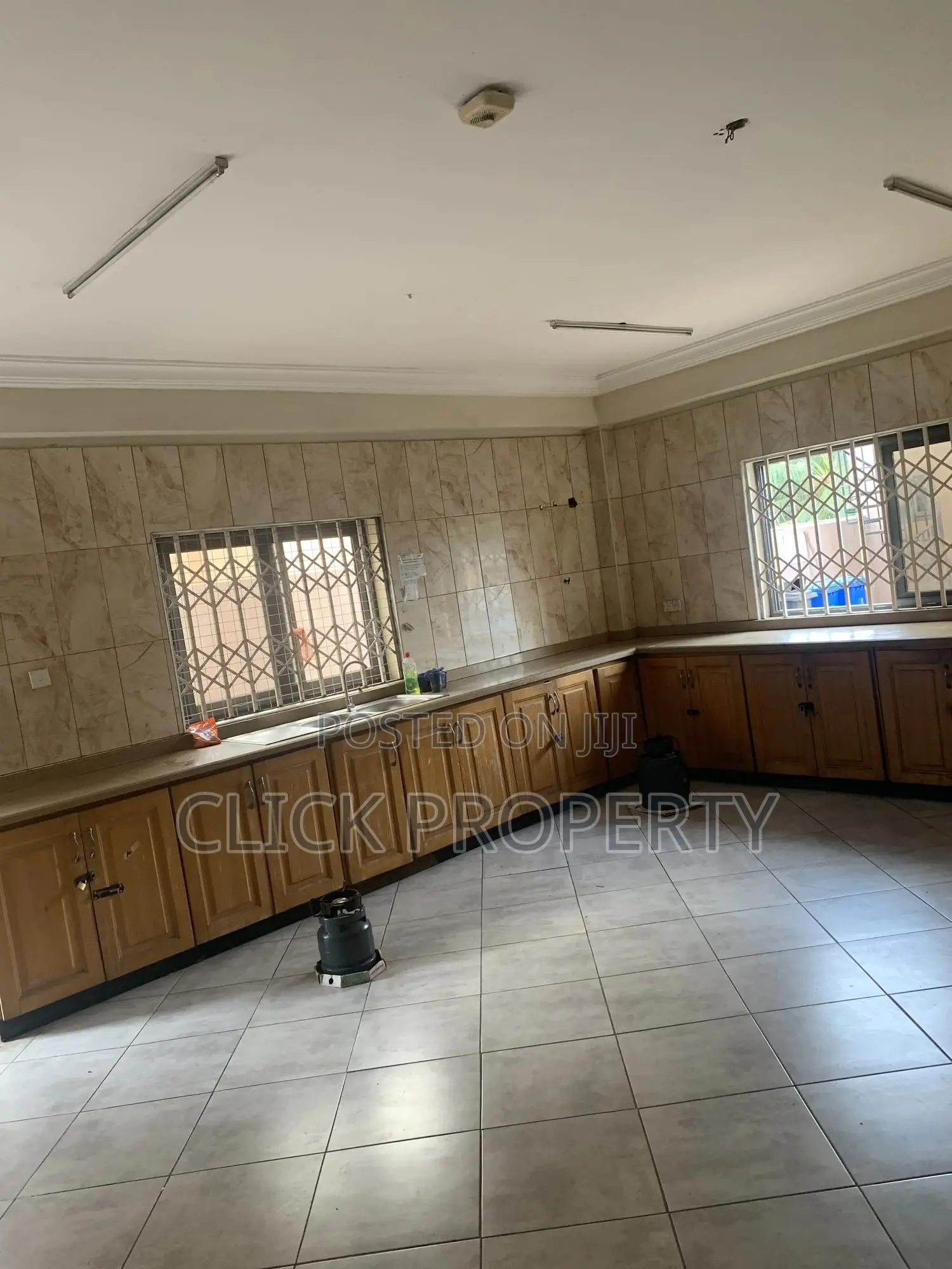 1bdrm Apartment in Click Property, UPSA Area for rent