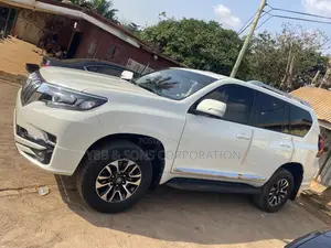 Toyota Land Cruiser Prado 2015 White