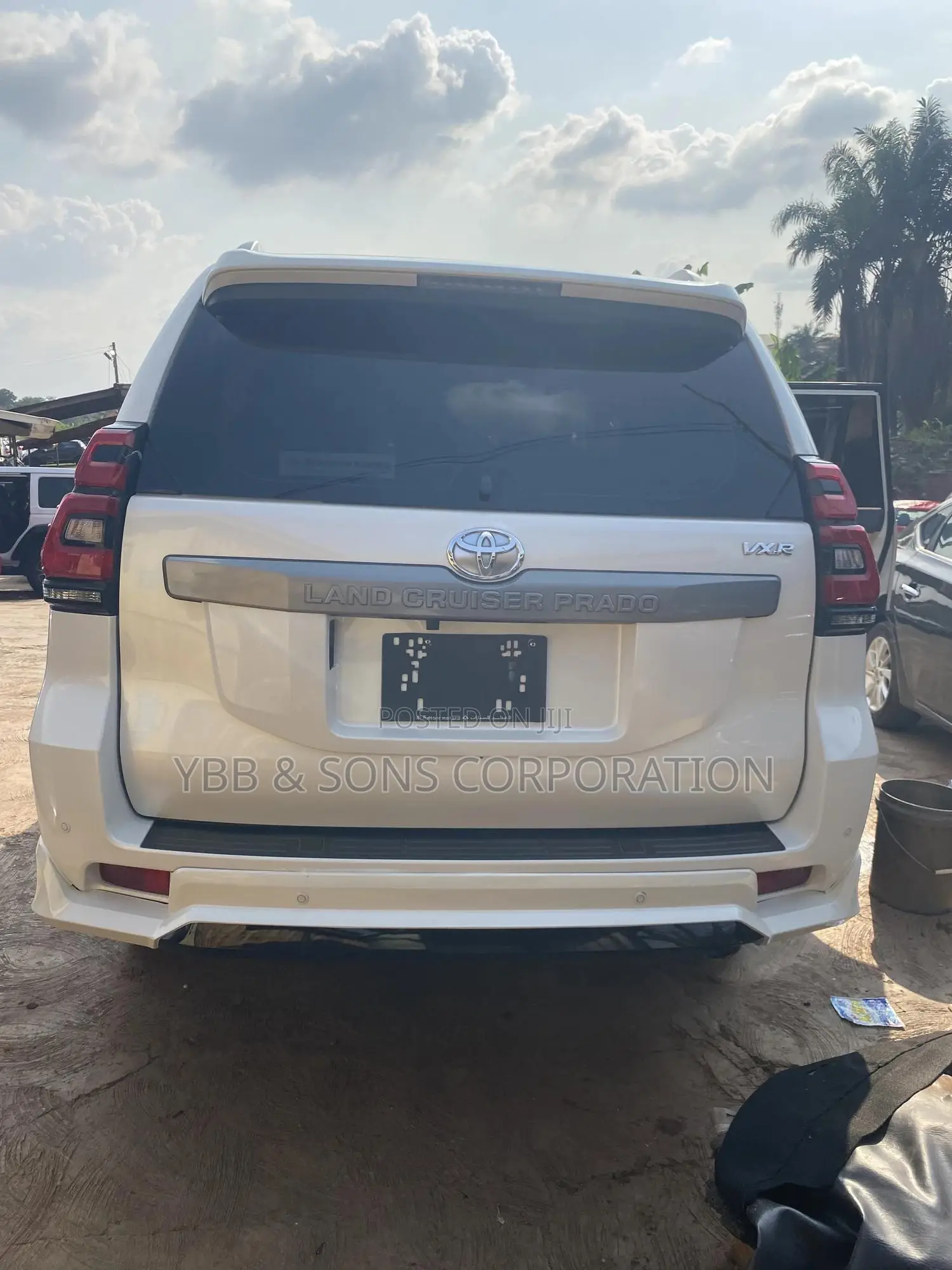 Toyota Land Cruiser Prado 2015 White