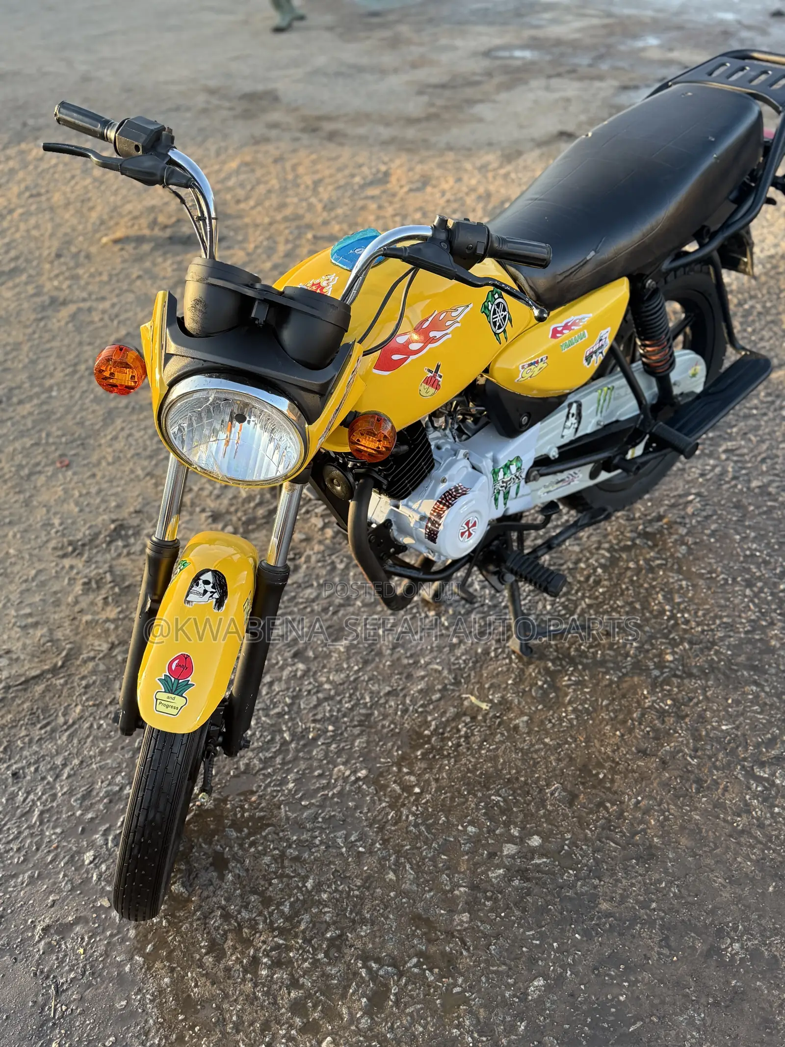Bajaj Boxer 125 2025 Yellow