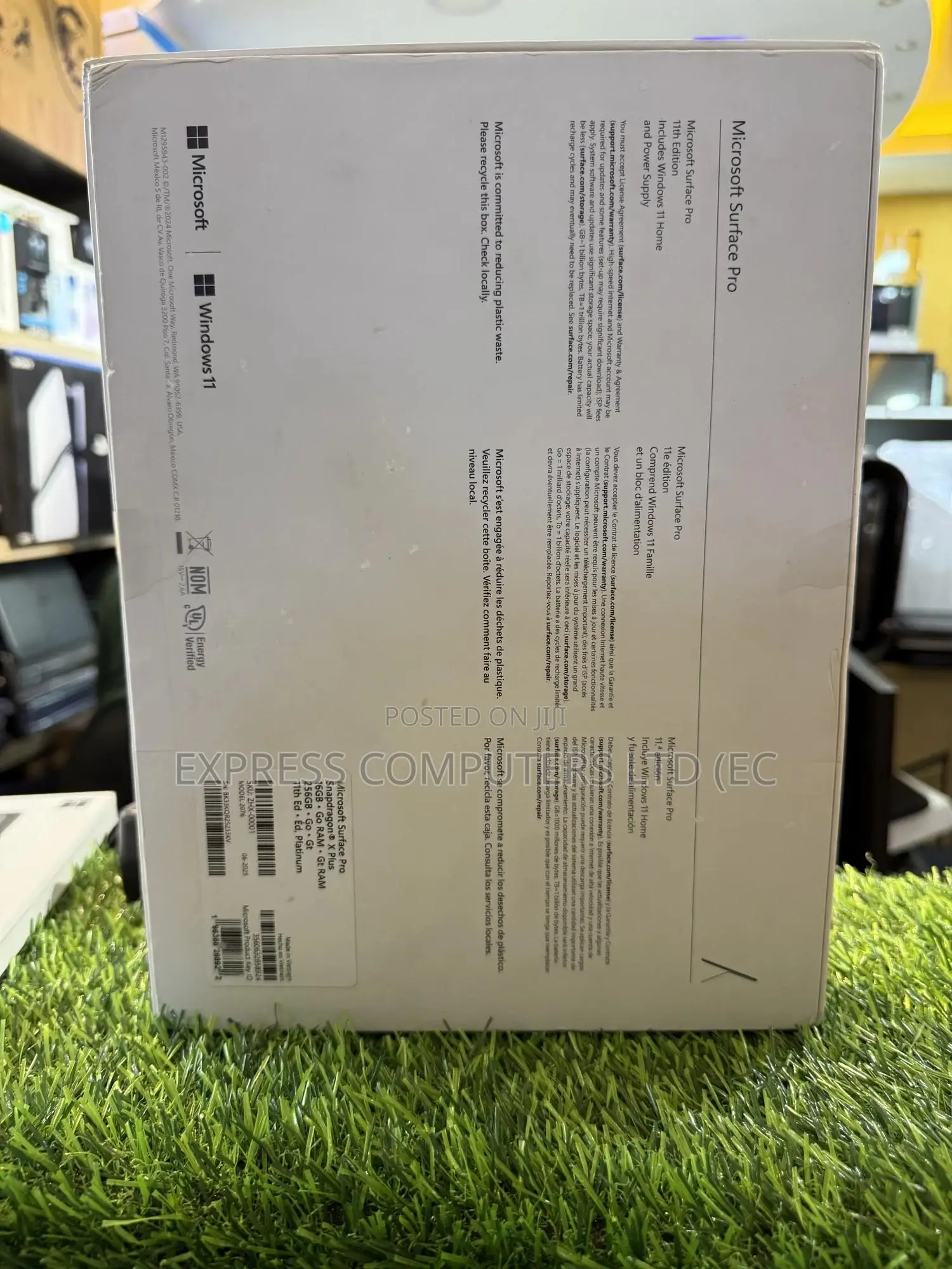 New Laptop Microsoft Surface Pro 11th Edition, a Copilot+ PC 16GB 256GB
