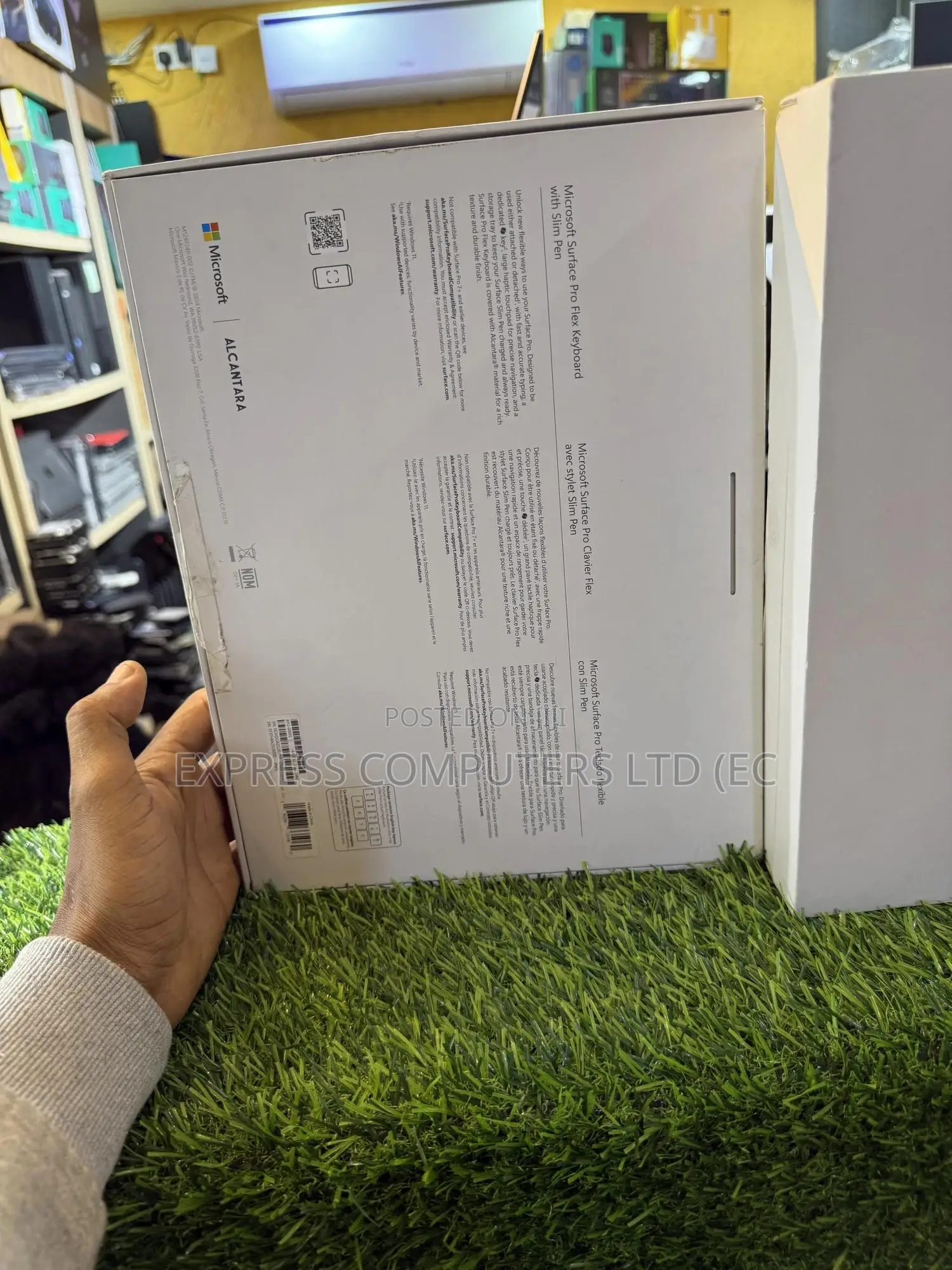 New Laptop Microsoft Surface Pro 11th Edition, a Copilot+ PC 16GB 256GB